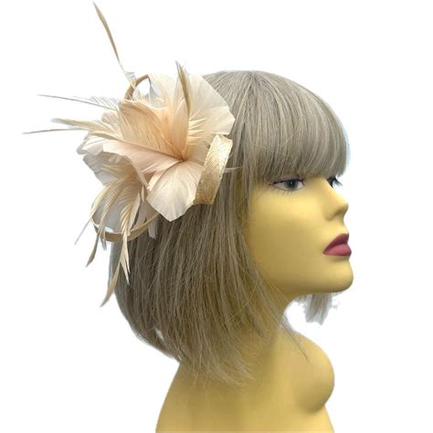 Nude Fascinator